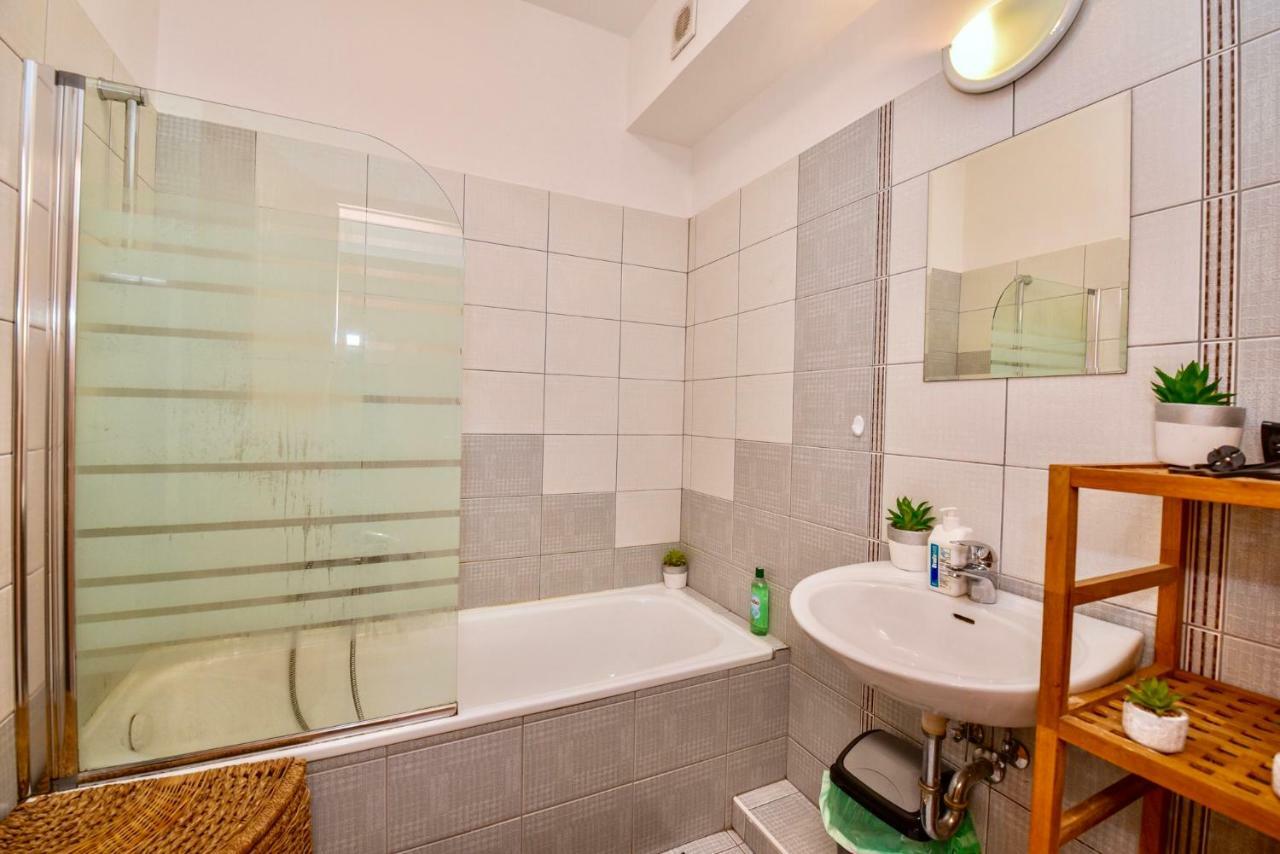 Cappuccino Apartment With Balcony And Free Parking Budapest Exterior photo